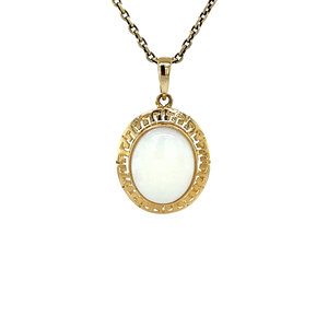Gold pendant with opal 14 carat