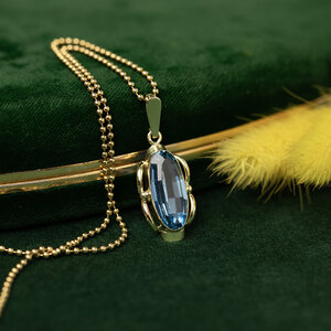 Gold pendant with spinel 14 kt