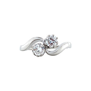 White gold ring with diamonds 14 krt