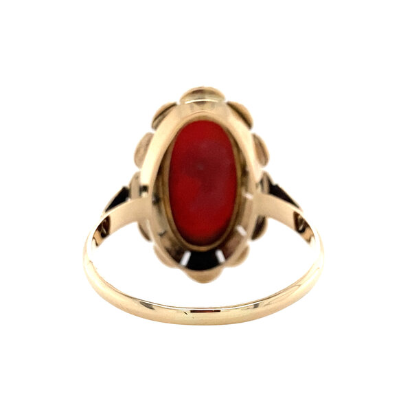 vintage Gold ring with blood coral 14 krt