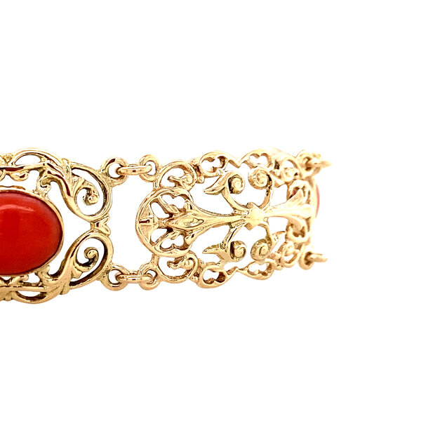 vintage Gold vintage bracelet with blood coral 14 kt