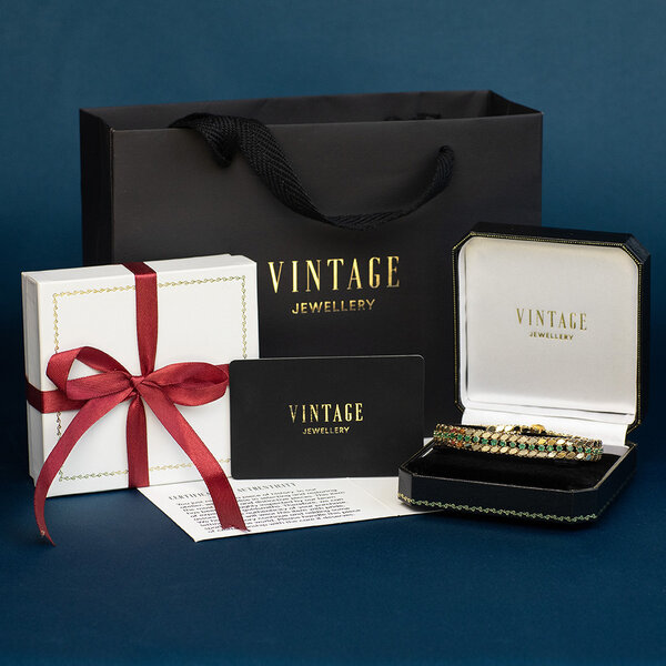 vintage Gold vintage bracelet with blood coral 14 kt