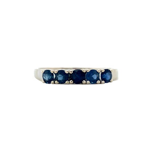 White gold row ring with sapphire 14 krt