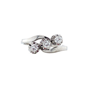 White gold ring with diamonds 14 krt