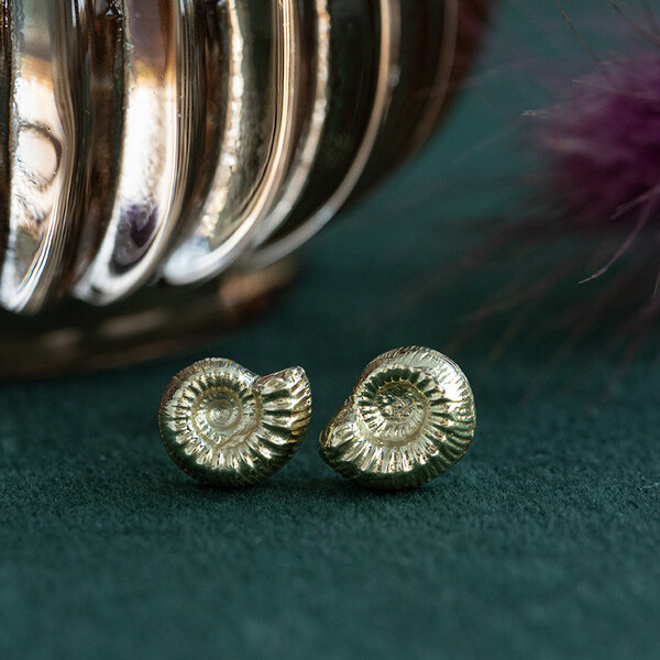 vintage Gouden schelp oorstekers 14 krt