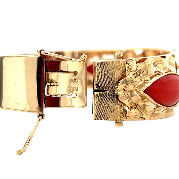 vintage Vintage gouden bangle met bloedkoraal 14 krt