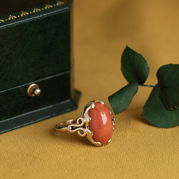 vintage Gouden ring met bloedkoraal 14 krt