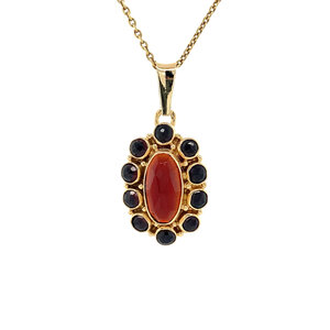 Gold pendant with garnet 14 carat