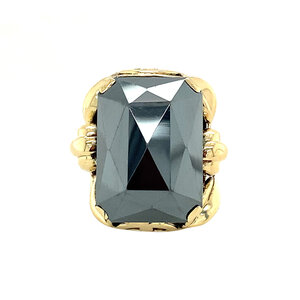 Gold ring with hematite 14 carat