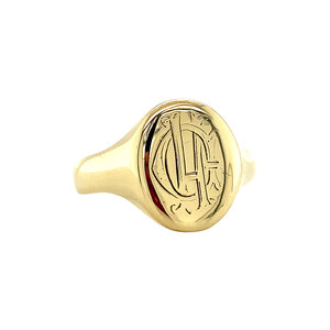Gold signet ring with engraving 14 krt