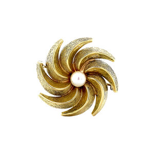 Gold brooch with pearl 14 krt