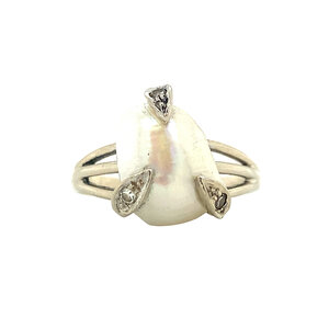 White gold ring with pearl and diamond 14 kt