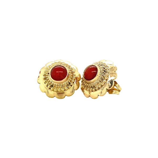 vintage Gouden oorstekers met bloedkoraal 14 krt