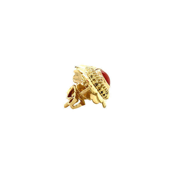 vintage Gouden oorstekers met bloedkoraal 14 krt
