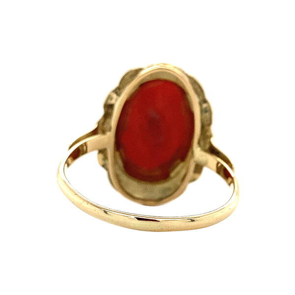 vintage Gold ring with blood coral 14 krt