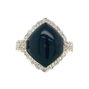 White gold ring with onyx and diamonds 14 krt