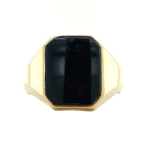 Gold signet ring with onyx 14 kt