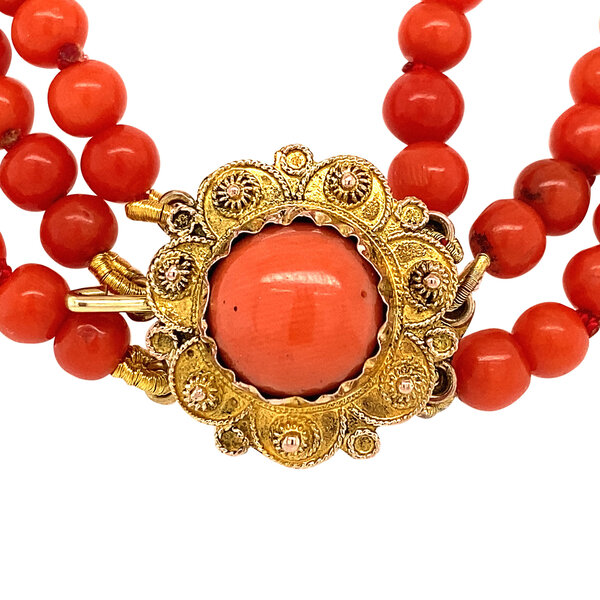 vintage Blood coral necklace with gold clasp 14 krt