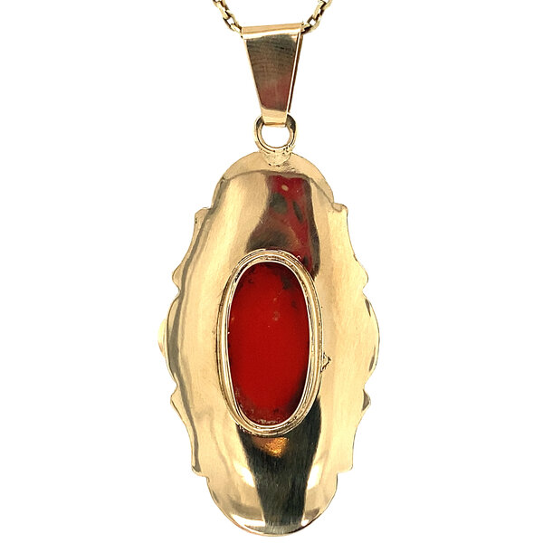 vintage Gold pendant with blood coral 14 kt