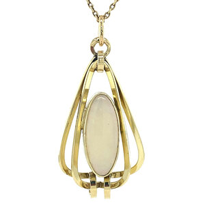 Gold pendant with opal 14 krt