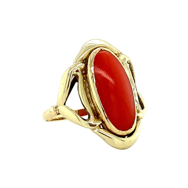 vintage Gold ring with blood coral 14 ct