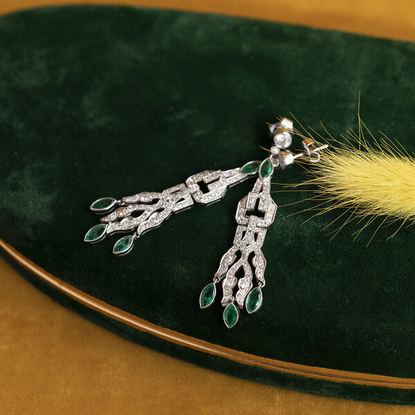 vintage Platina oorhangers met smaragd en diamant 950