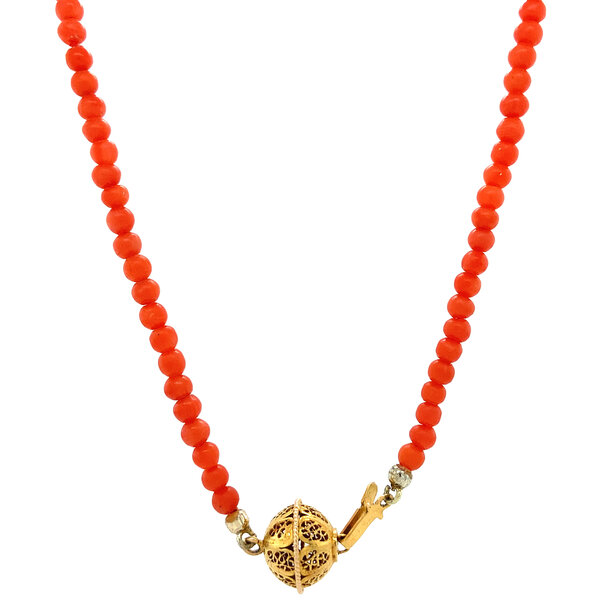 vintage Bloedkoraal collier met gouden sluiting 14 krt