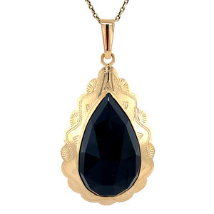 Gold pendant with garnet 14 kt
