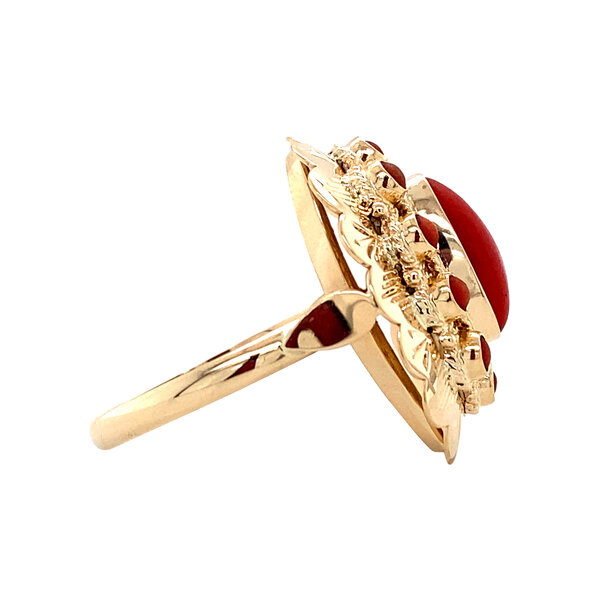 vintage Gold entourage ring with blood coral 14 kt