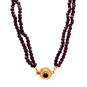 Garnet necklace with gold clasp 14 krt