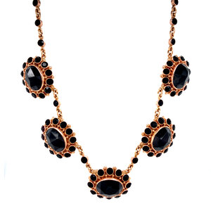 Gold necklace with garnet 14 krt