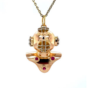 Gold diving helmet pendant with ruby 14 krt