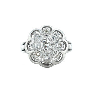 White gold ring with diamonds 14 krt