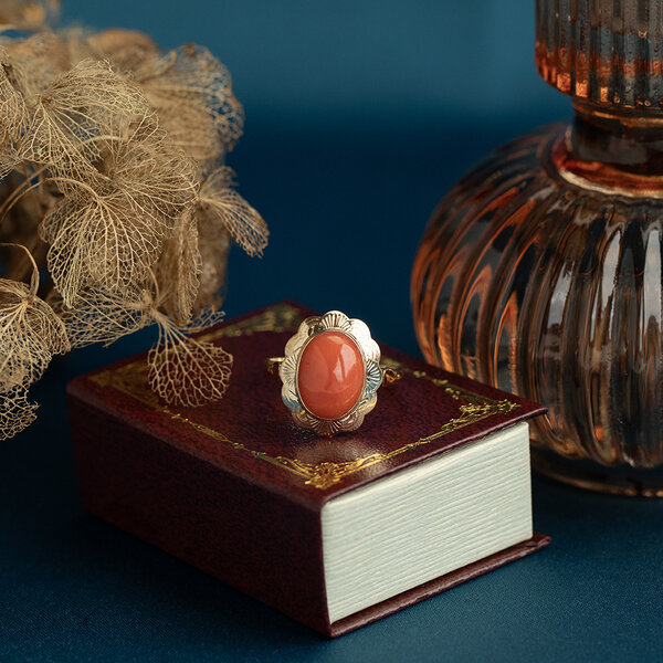 vintage Gouden vintage ring met bloedkoraal 14 krt