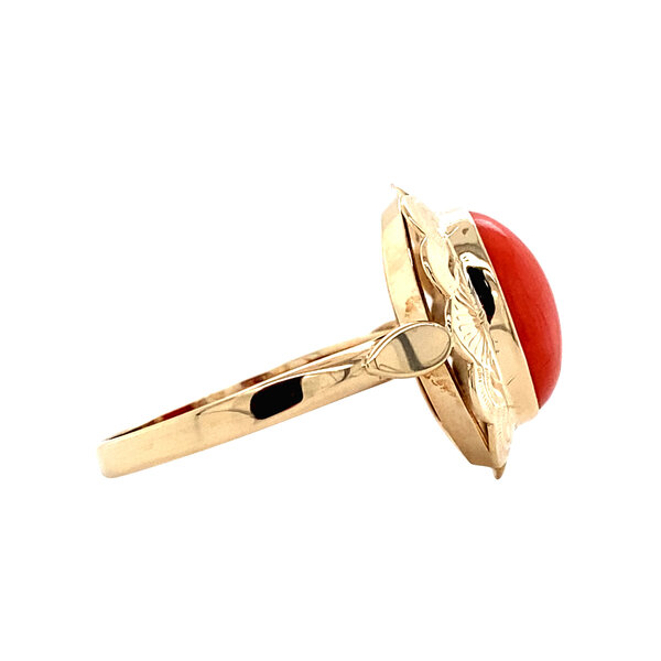 vintage Gouden vintage ring met bloedkoraal 14 krt