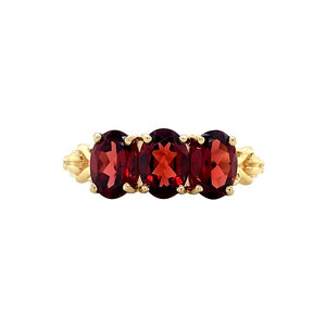 Ring with garnet 12 krt