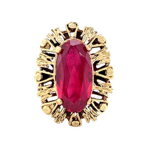 Gold ring with ruby 14 krt