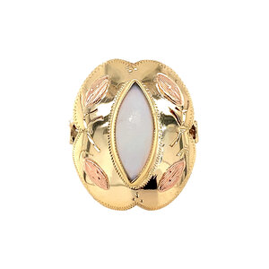 Gold ring with opal 14 carat