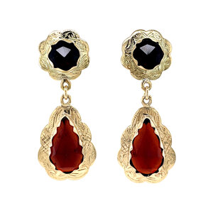Gold earrings with garnet 14 krt