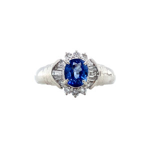 Platinum ring with sapphire and diamonds 900