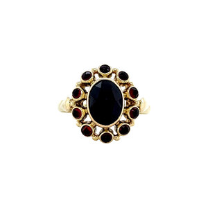 Gold ring with garnet 14 krt