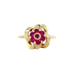 Gold ring with ruby 14 krt