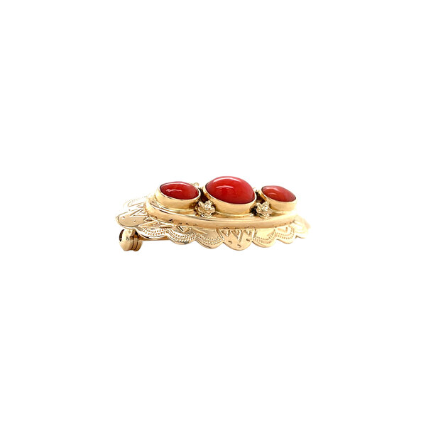vintage Gouden vintage broche met bloedkoraal 14 krt