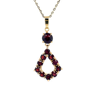 Gold pendant with garnet 18 carat