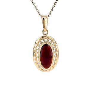Gold pendant with garnet 14 ct