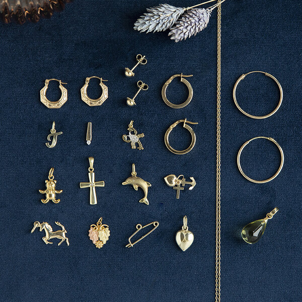 vintage Gold vintage scorpion pendant with diamond 14 kt