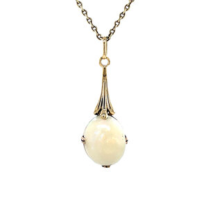 Gold pendant with opal 14 kt
