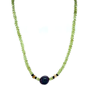 Peridoot collier met parel en gouden sluiting 14 krt