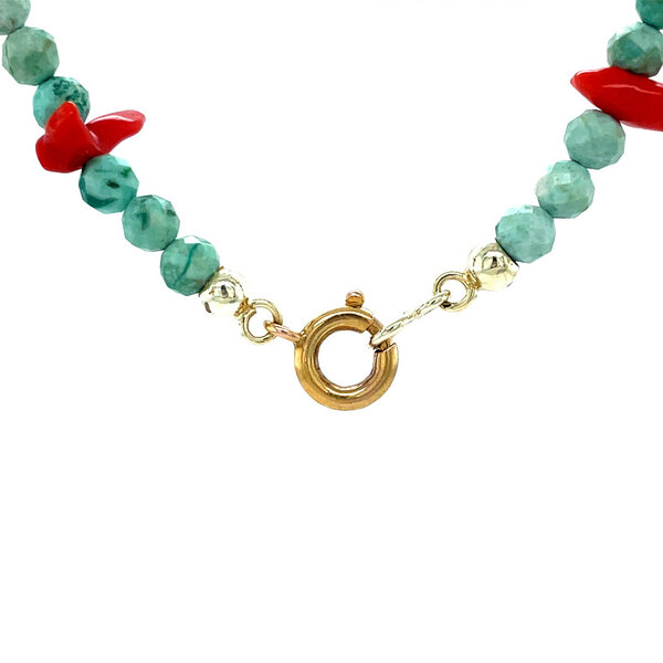 vintage Turkoois collier met bloedkoraal en gouden sluiting 14 krt