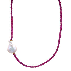 Ruby necklace with pearl and 14-carat gold clasp